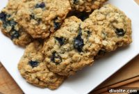 Irresistible Blueberry Oatmeal Cookies
