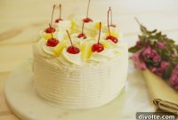 Tropical Pineapple Cake Delight