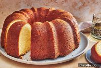 Velvet Sour Cream Pound Cake
