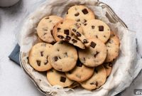 Irresistible Buttery Chocolate Chip Shortbread