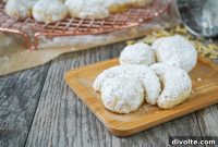Buttery Greek Cookie Perfection