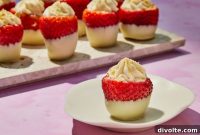 Mini Strawberry Cheesecakes