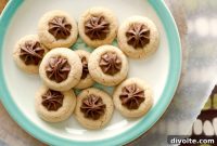Classic Peanut Butter Kiss Cookies