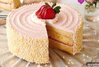 Dreamy Strawberry Cake
