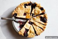 The Ultimate Bumbleberry Pie