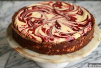 Luscious Strawberry Swirl Cheesecake