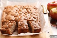 Spiced Apple Cinnamon Cake