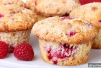 Sweet and Tart Rhubarb Muffins