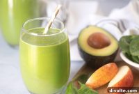Creamy Avocado Spinach Smoothie