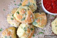 Ultimate Garlic Knots