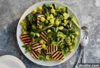 Vibrant Halloumi Salad