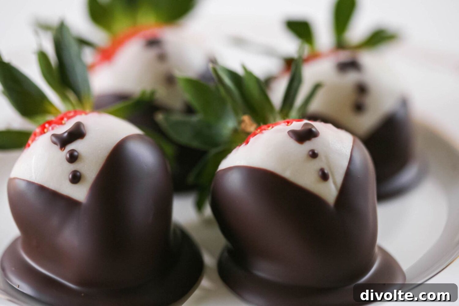 Chocolate Covered Strawberries 3 chocolate-covered-strawberries-recipe