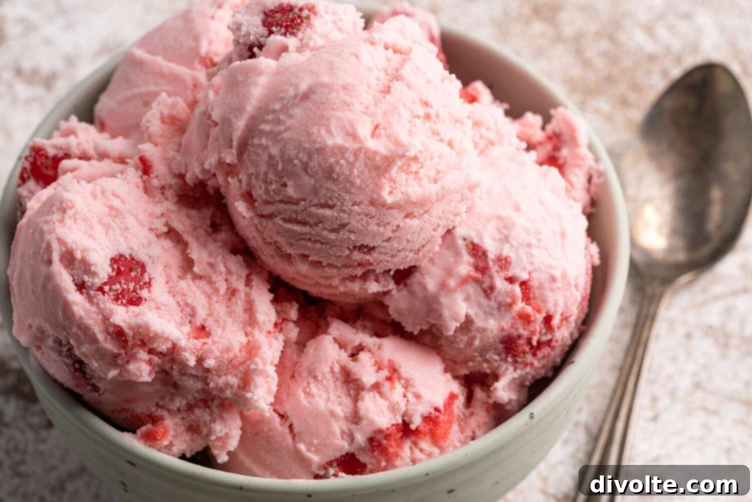 Homemade Egg-Free Strawberry Ice Cream 3 eggless-strawberry-ice-cream-recipe