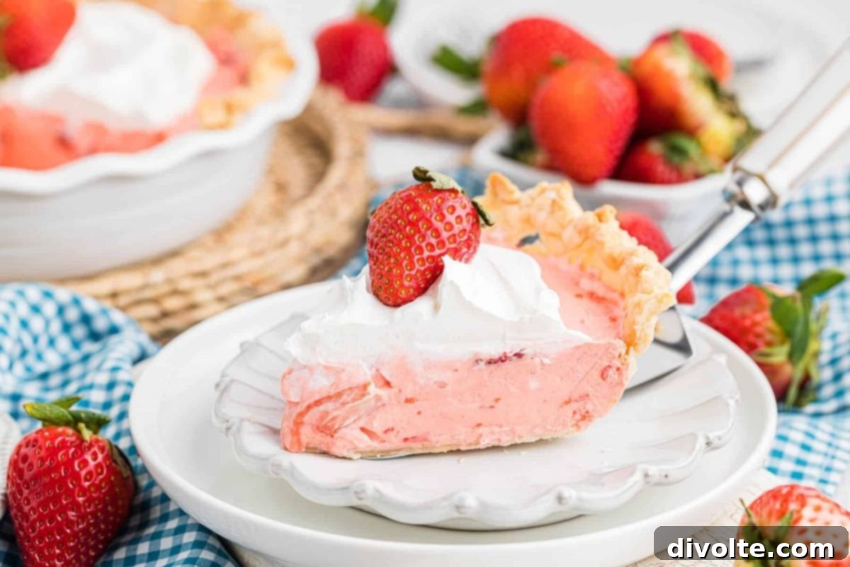 Luscious Strawberry Cream Pie 2 strawberry-cream-pie-recipe
