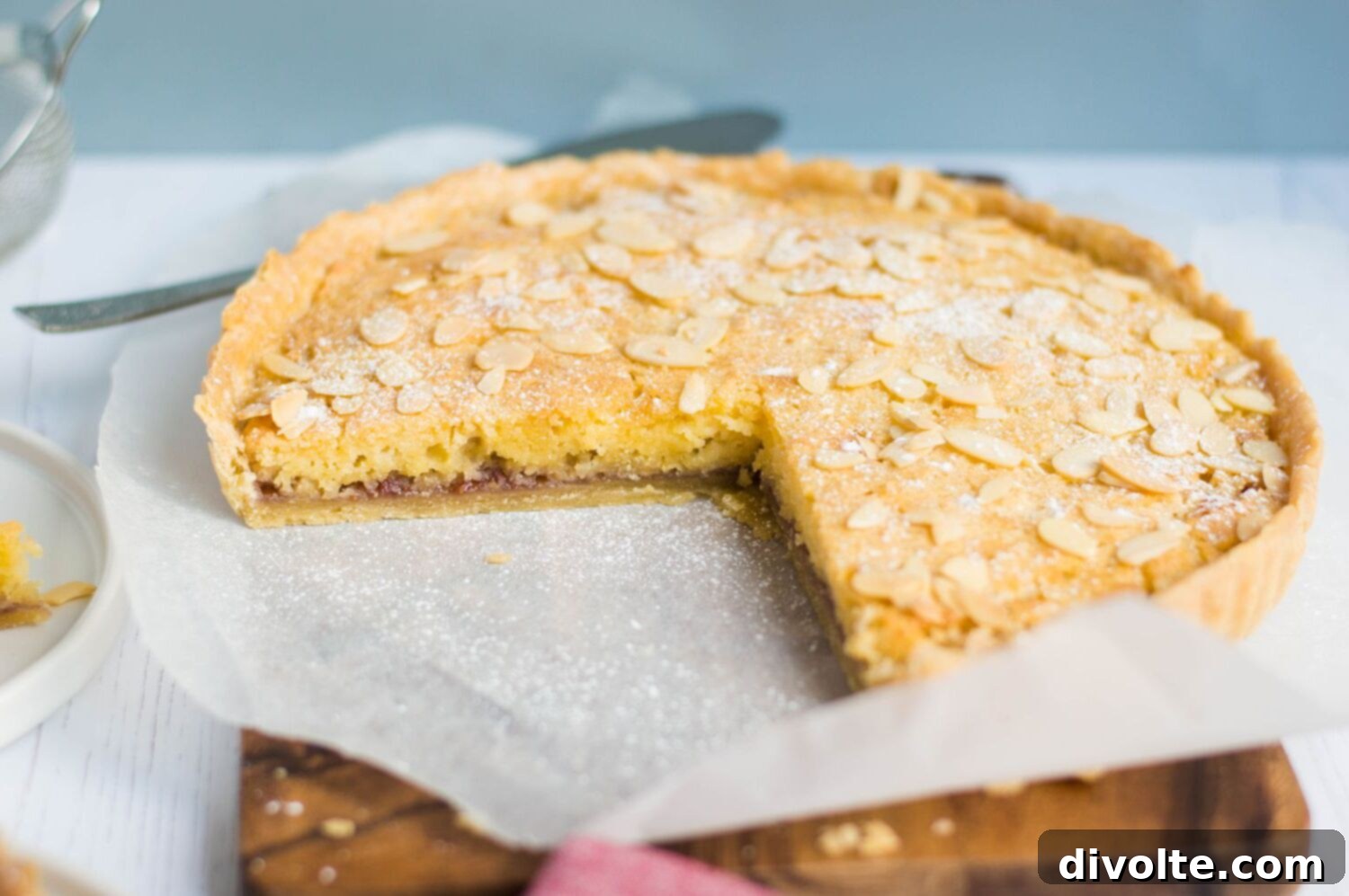 Perfect Traditional Bakewell Tart 2 Traditional Bakewell Tart with Raspberry Jam and Almond Frangipane