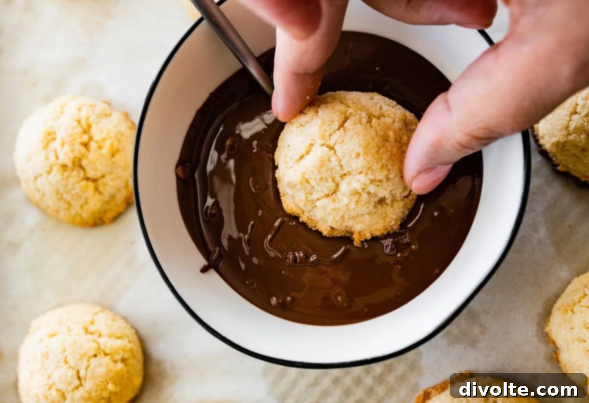 coconut-macaroons-with-chocolate-dip-recipe