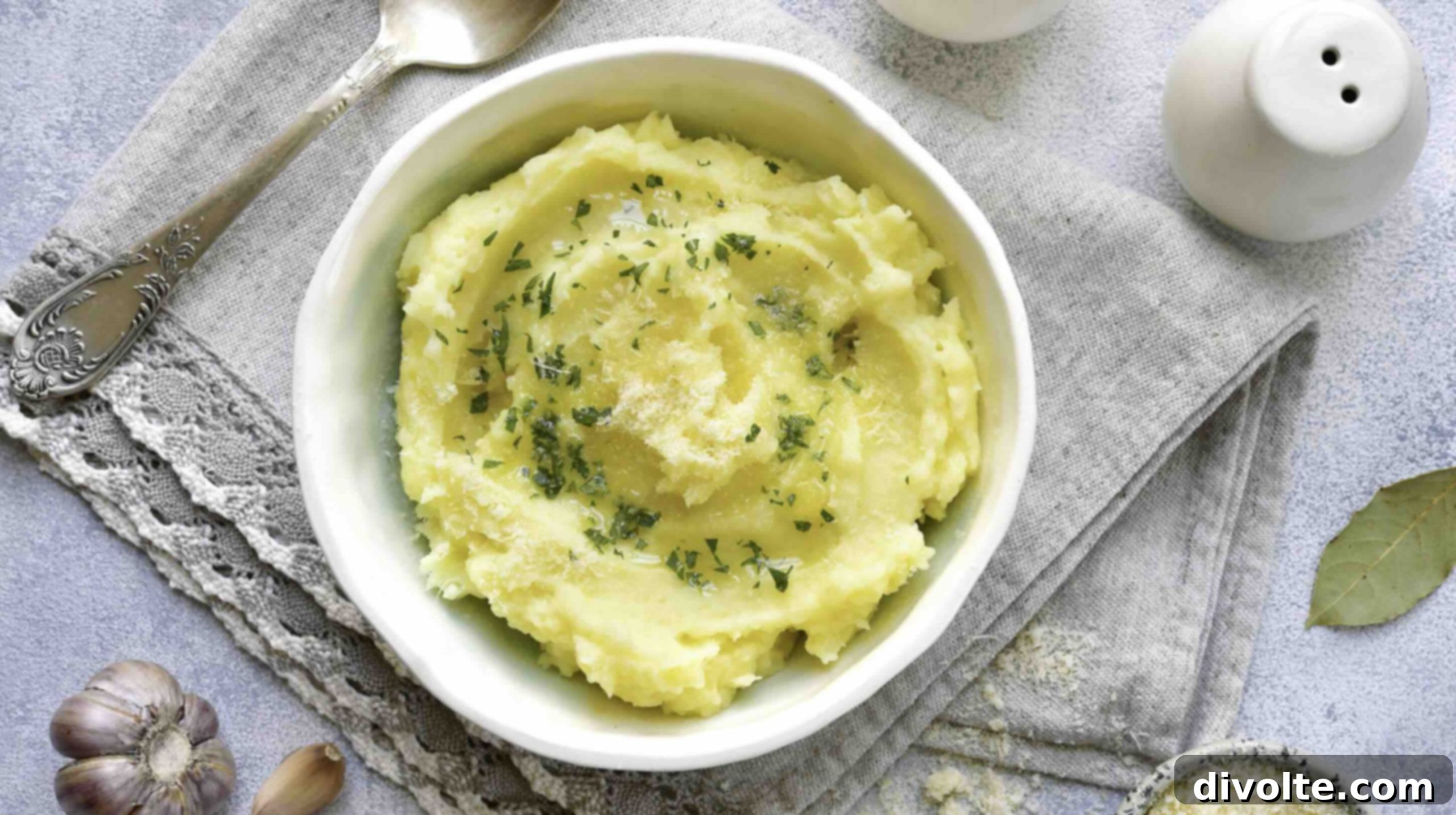 Ultimate Garlic Parmesan Mashed Potatoes 2 garlic-parmesan-mashed-potatoes