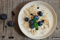 Berry Almond Overnight Oats Delight