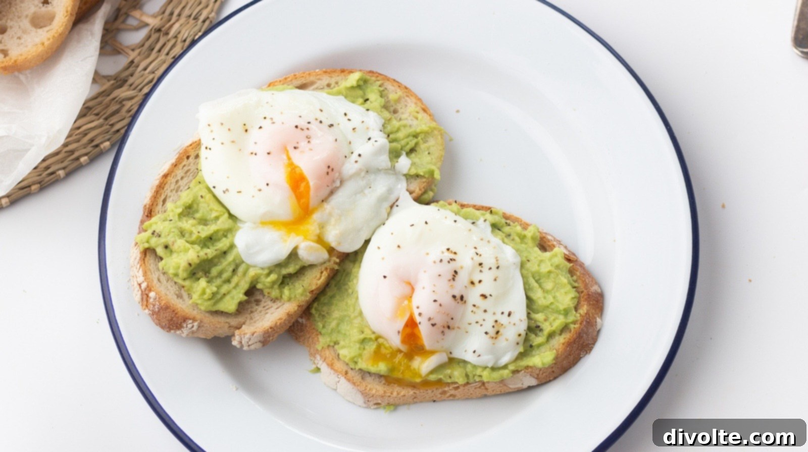 avocado-toast-with-egg-recipe